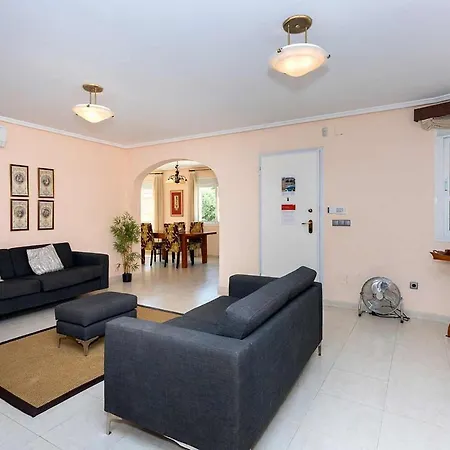 Ch Calida Monteazul Villa *