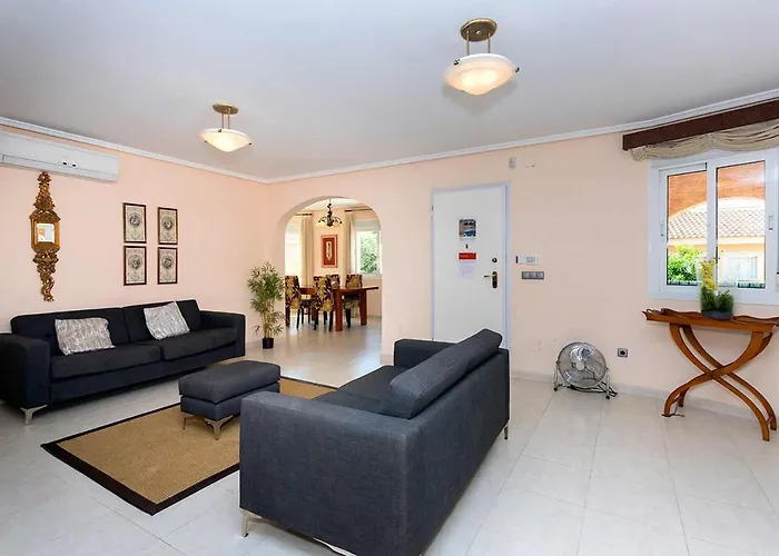 Ch Calida Monteazul Villa *