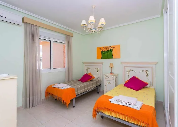 Ch Calida Monteazul Villa *